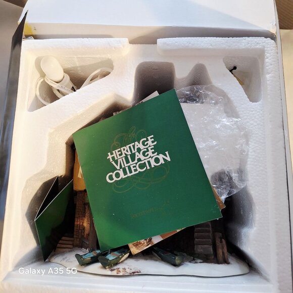 Heritage Village Collection Dickens Village Series "The Grapes Inn" 5th Edition - Picture 3 of 13